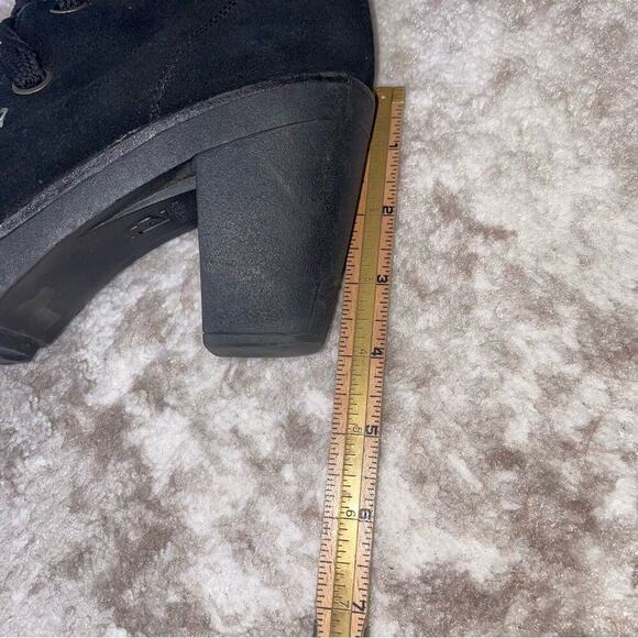 R2 black suede bootie ankle boot lace up block heel SZ 7.5  chunky heel witchy - Picture 5 of 9